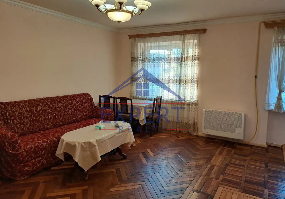 ԱՐԱԲԿԻՐ, ԿՈՄԻՏԱՍԻ ՊՈՂՈՏԱ, 2 ՍԵՆՅԱԿ
