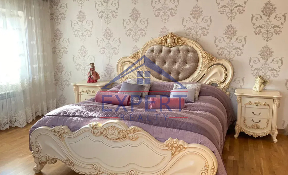 ԿԵՆՏՐՈՆ, ՄԱՇՏՈՑԻ ՊՈՂՈՏԱ, 6 ՍԵՆՅԱԿ