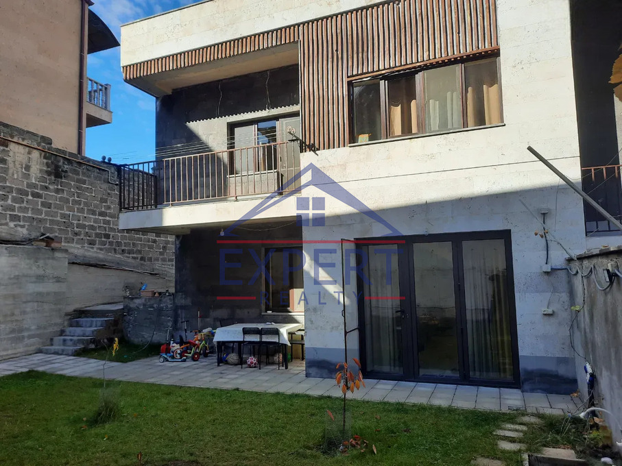 ԱՎԱՆ, ՆՎԵՐ ՍԱՖԱՐՅԱՆ 4 ՍԵՆՅԱԿ