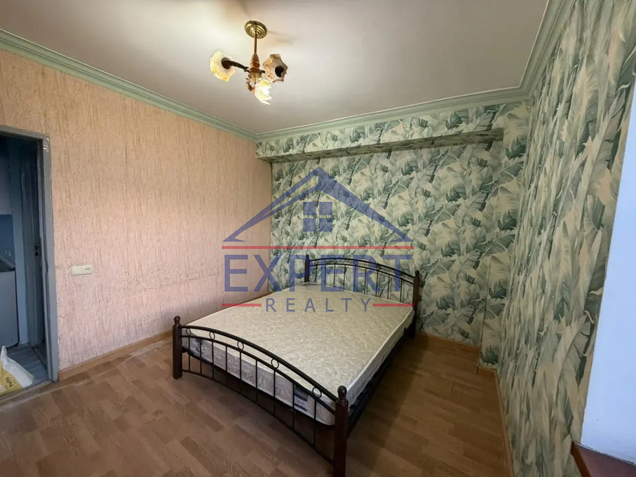 ԱՐԱԲԿԻՐ, ԴԱՎԻԹ ՀՈՎՀԱՆՆԵՍԻ ՓՈՂՈՑ, 4 ՍԵՆՅԱԿ
