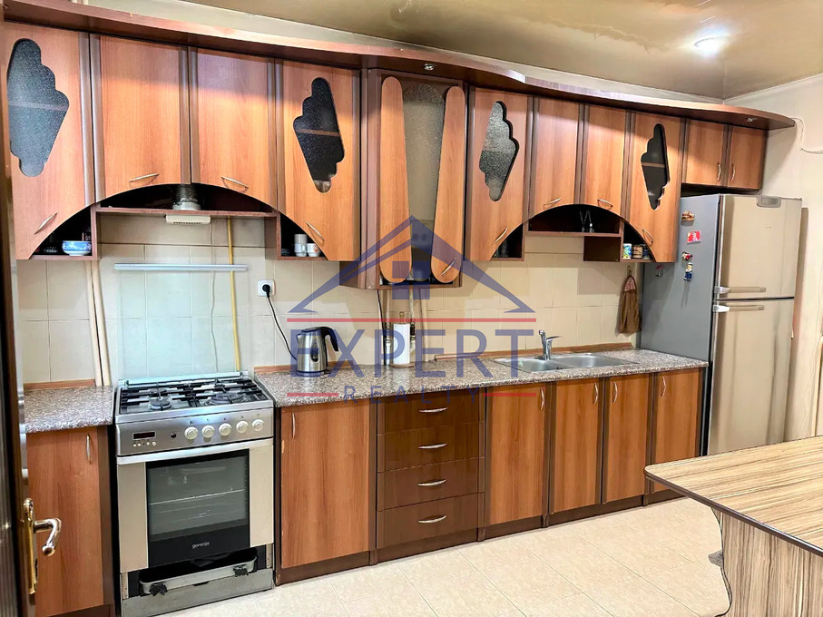 ԿԵՆՏՐՈՆ, ԾԽԱԽՈՏԱԳՈՐԾՆԵՐԻ ՓՈՂՈՑ, 4 ՍԵՆՅԱԿ