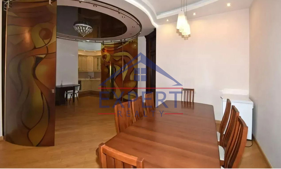 ԿԵՆՏՐՈՆ, ՀՅՈՒՍԻՍԱՅԻՆ ՊՈՂՈՏԱ, 4 ՍԵՆՅԱԿ