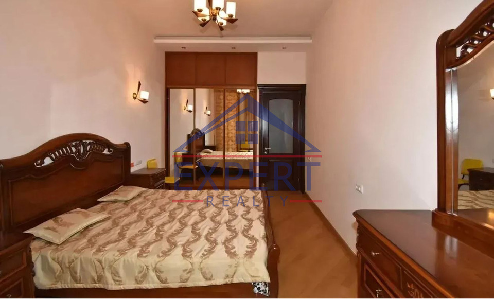ԿԵՆՏՐՈՆ, ՀՅՈՒՍԻՍԱՅԻՆ ՊՈՂՈՏԱ, 4 ՍԵՆՅԱԿ