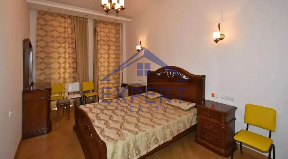 ԿԵՆՏՐՈՆ, ՀՅՈՒՍԻՍԱՅԻՆ ՊՈՂՈՏԱ, 4 ՍԵՆՅԱԿ