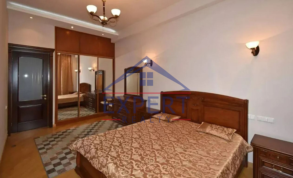 ԿԵՆՏՐՈՆ, ՀՅՈՒՍԻՍԱՅԻՆ ՊՈՂՈՏԱ, 4 ՍԵՆՅԱԿ