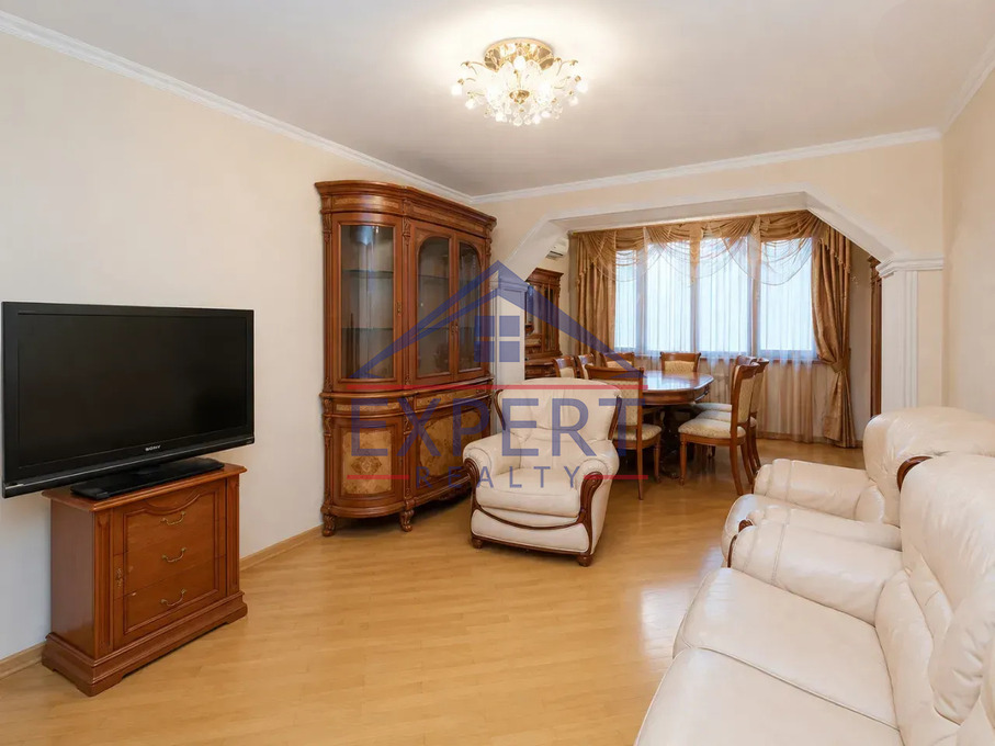 ԿԵՆՏՐՈՆ, ՄԱՇՏՈՑԻ ՊՈՂՈՏԱ, 3 ՍԵՆՅԱԿ