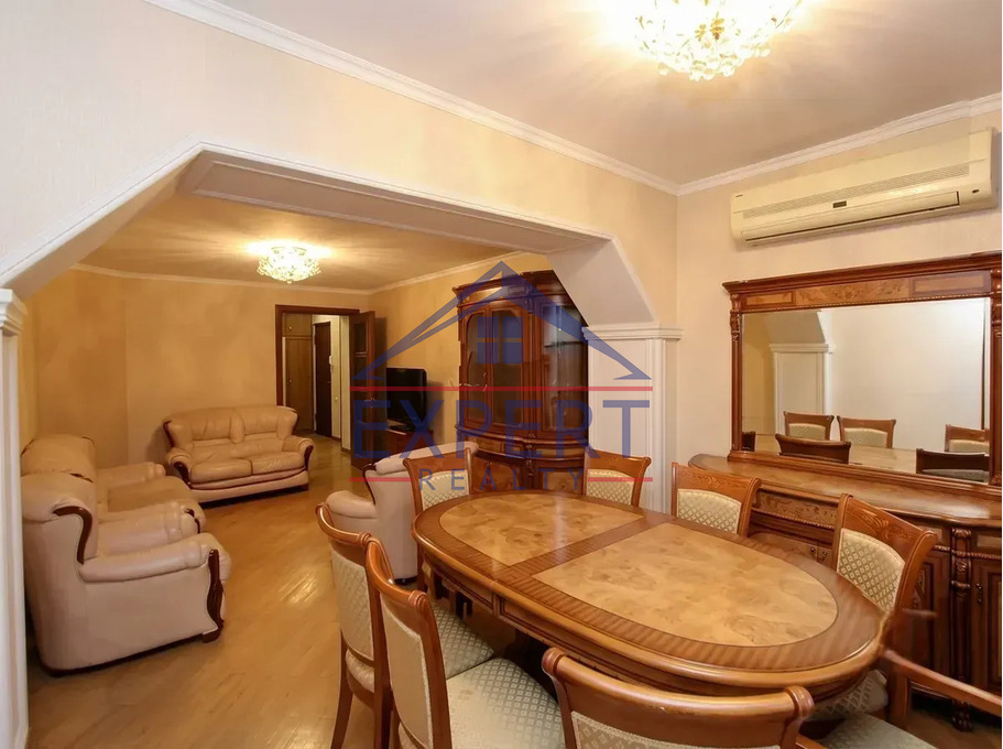 ԿԵՆՏՐՈՆ, ՄԱՇՏՈՑԻ ՊՈՂՈՏԱ, 3 ՍԵՆՅԱԿ