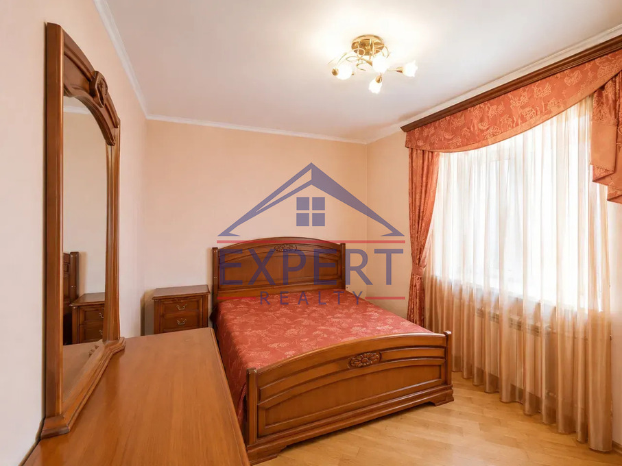 ԿԵՆՏՐՈՆ, ՄԱՇՏՈՑԻ ՊՈՂՈՏԱ, 3 ՍԵՆՅԱԿ
