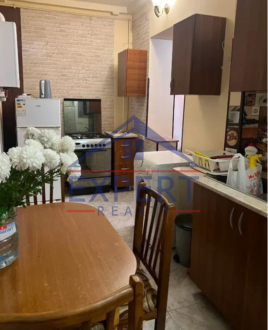 ԱՐԱԲԿԻՐ, ԿՈՄԻՏԱՍԻ ՊՈՂՈՏԱ, 1 ՍԵՆՅԱԿ