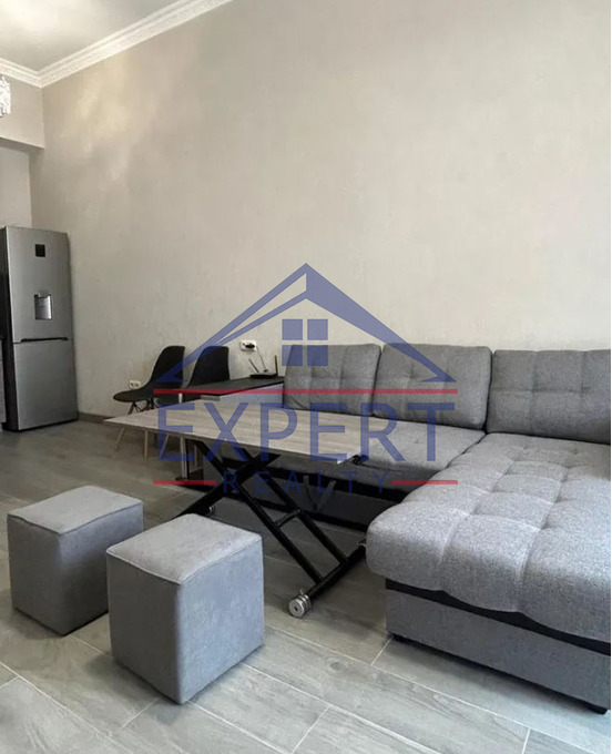 ՔԱՆԱՔԵՌ-ԶԵՅԹՈՒՆ, ՊԱՐՈՒՅՐ ՍԵՎԱԿԻ ՓՈՂՈՑ, 2 ՍԵՆՅԱԿ
