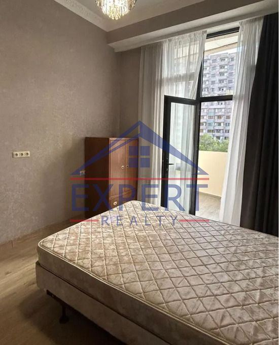 ՔԱՆԱՔԵՌ-ԶԵՅԹՈՒՆ, ՊԱՐՈՒՅՐ ՍԵՎԱԿԻ ՓՈՂՈՑ, 2 ՍԵՆՅԱԿ