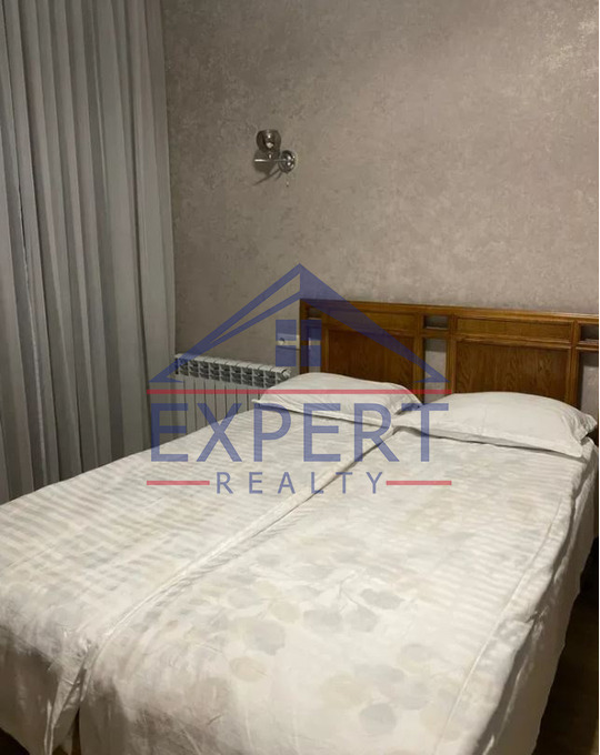 ՔԱՆԱՔԵՌ-ԶԵՅԹՈՒՆ, ՊԱՐՈՒՅՐ ՍԵՎԱԿԻ ՓՈՂՈՑ, 2 ՍԵՆՅԱԿ