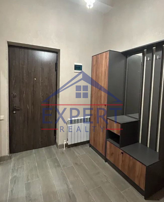 ՔԱՆԱՔԵՌ-ԶԵՅԹՈՒՆ, ՊԱՐՈՒՅՐ ՍԵՎԱԿԻ ՓՈՂՈՑ, 2 ՍԵՆՅԱԿ