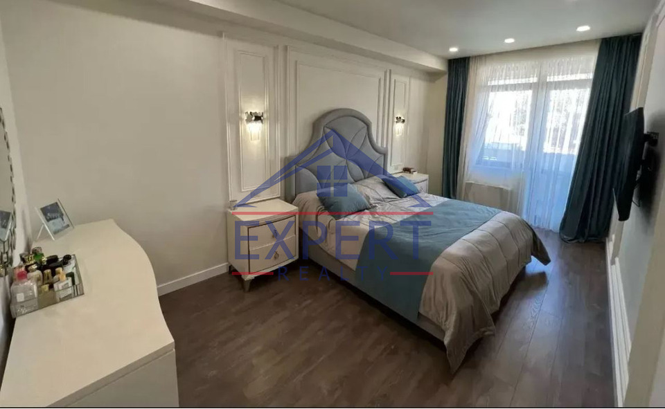 ԿԵՆՏՐՈՆ, ԴԵՐԵՆԻԿ ԴԵՄԻՐՃՅԱՆ ՓՈՂՈՑ, 3 ՍԵՆՅԱԿ