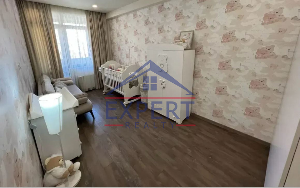 ԿԵՆՏՐՈՆ, ԴԵՐԵՆԻԿ ԴԵՄԻՐՃՅԱՆ ՓՈՂՈՑ, 3 ՍԵՆՅԱԿ
