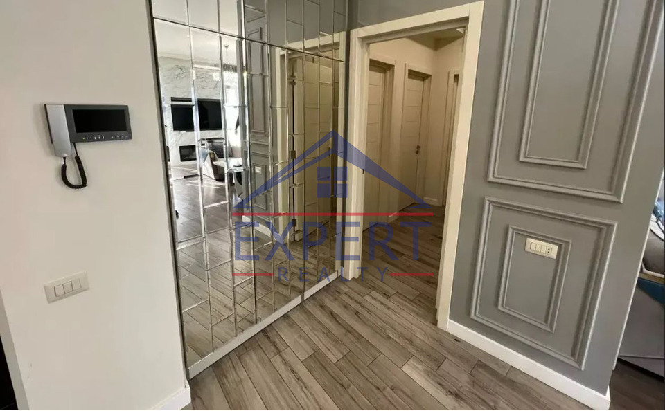 ԿԵՆՏՐՈՆ, ԴԵՐԵՆԻԿ ԴԵՄԻՐՃՅԱՆ ՓՈՂՈՑ, 3 ՍԵՆՅԱԿ