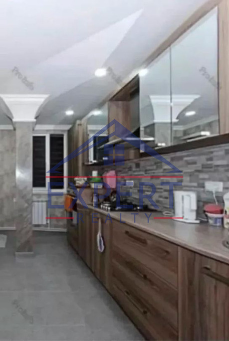 ԿԵՆՏՐՈՆ, ՄԱՇՏՈՑԻ ՊՈՂՈՏԱ, 3 ՍԵՆՅԱԿ