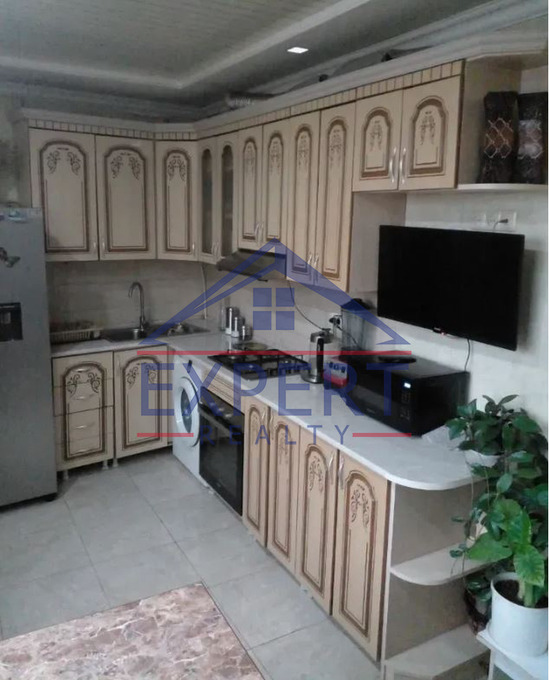 ԷՐԵԲՈՒՆԻ, ՆՈՐ ԱՐԵՇ 25-ՐԴ ՓՈՂՈՑ , 3 ՍԵՆՅԱԿ