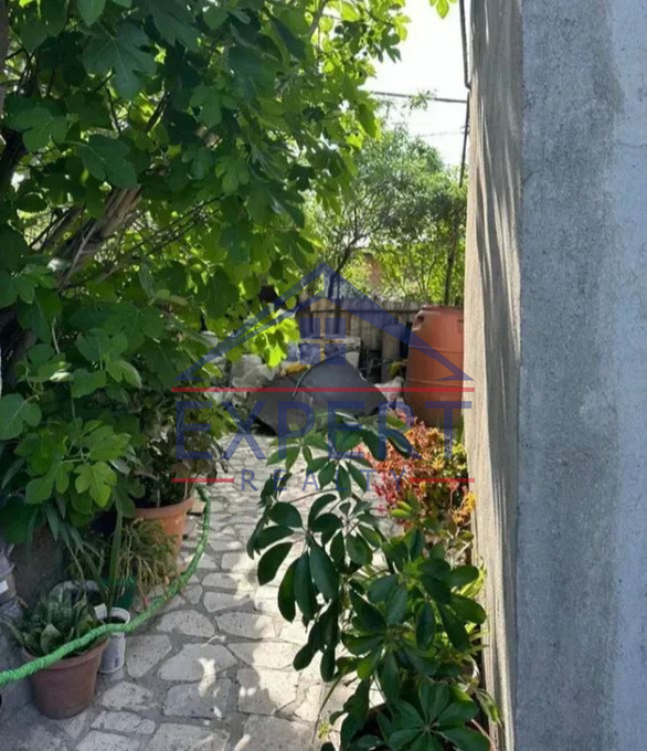 ԷՐԵԲՈՒՆԻ, ՆՈՐ ԱՐԵՇ 25-ՐԴ ՓՈՂՈՑ , 3 ՍԵՆՅԱԿ