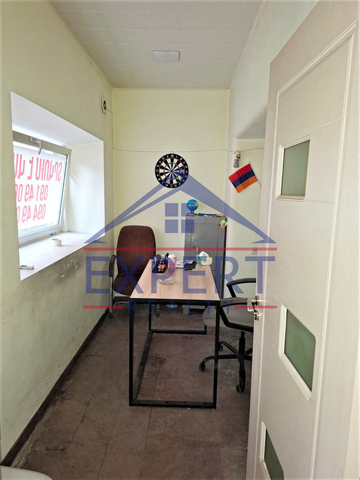 ԿԵՆՏՐՈՆ, ՊԱՐՈՆՅԱՆ ՓՈՂՈՑ, 106 ՔՄ
