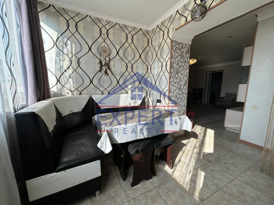 ԿԵՆՏՐՈՆ, ԳՐԻԳՈՐ ԼՈՒՍԱՎՈՐՉԻ ՓՈՂՈՑ,3 ՍԵՆՅԱԿ
