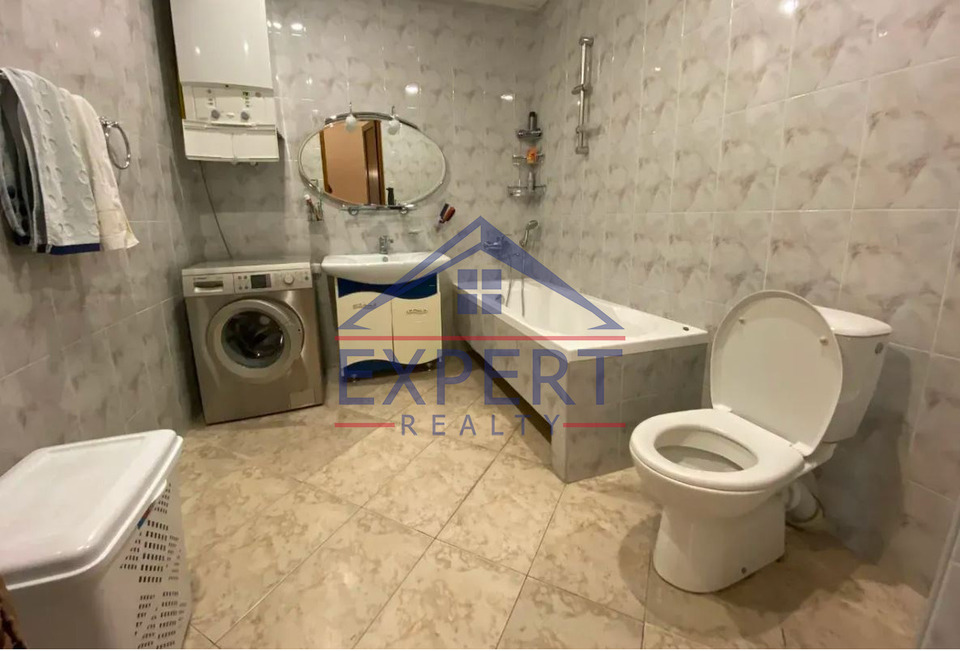 ԿԵՆՏՐՈՆ, ՆԱԼԲԱՆԴՅԱՆ ՓՈՂՈՑ, 5 ՍԵՆՅԱԿ