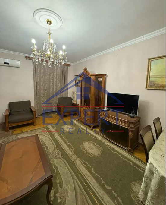 ԿԵՆՏՐՈՆ, ՔՐԻՍՏՈՓՈՐԻ ՓՈՂՈՑ, 2 ՍԵՆՅԱԿ