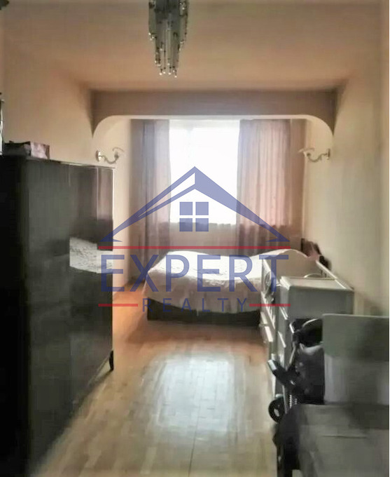 ԱՋԱՓՆՅԱԿ, ԼԵՆԻՆԳՐԱԴՅԱՆ ՓՈՂՈՑ, 3 ՍԵՆՅԱԿ