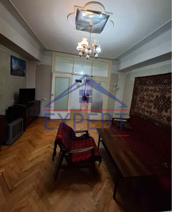 ԿԵՆՏՐՈՆ, ԾՈՎԱԿԱԼ ԻՍԱԿՈՎԻ ՊՈՂՈՏԱ, 3 ՍԵՆՅԱԿ