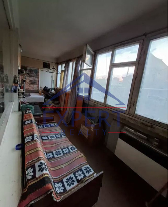 ԿԵՆՏՐՈՆ, ԾՈՎԱԿԱԼ ԻՍԱԿՈՎԻ ՊՈՂՈՏԱ, 3 ՍԵՆՅԱԿ
