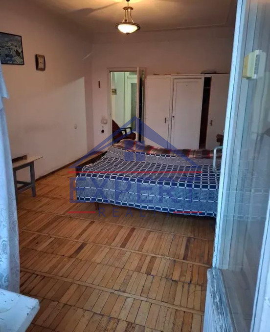 ԿԵՆՏՐՈՆ, ԾՈՎԱԿԱԼ ԻՍԱԿՈՎԻ ՊՈՂՈՏԱ, 3 ՍԵՆՅԱԿ