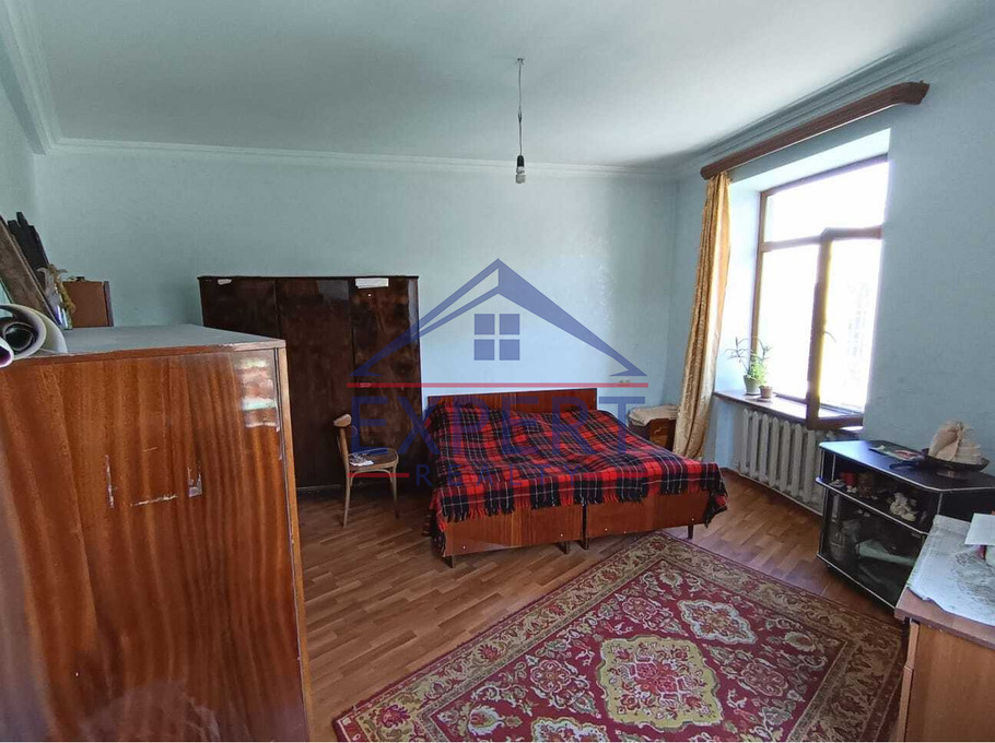 ԿԵՆՏՐՈՆ, ՏԻԳՐԱՆ ՄԵԾԻ ՊՈՂՈՏԱ, 3 ՍԵՆՅԱԿ