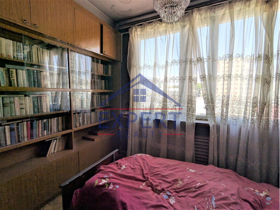 ԿԵՆՏՐՈՆ, ՔՐԻՍՏԱՓՈՐԻ ՓՈՂՈՑ, 2 ՍԵՆՅԱԿ