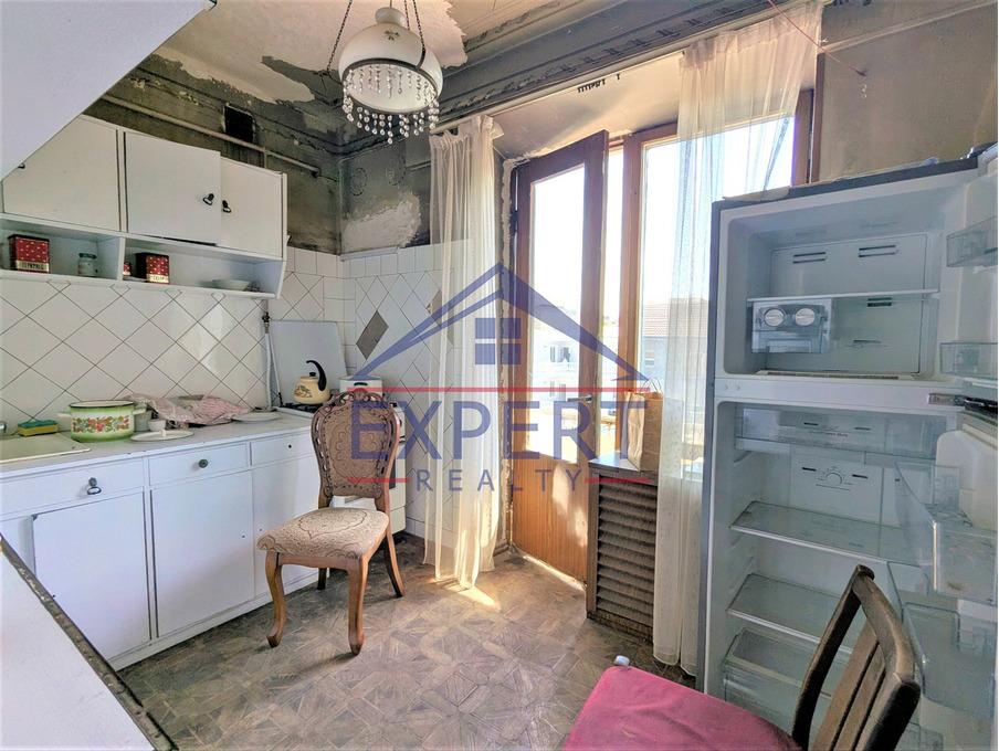 ԿԵՆՏՐՈՆ, ՔՐԻՍՏԱՓՈՐԻ ՓՈՂՈՑ, 2 ՍԵՆՅԱԿ