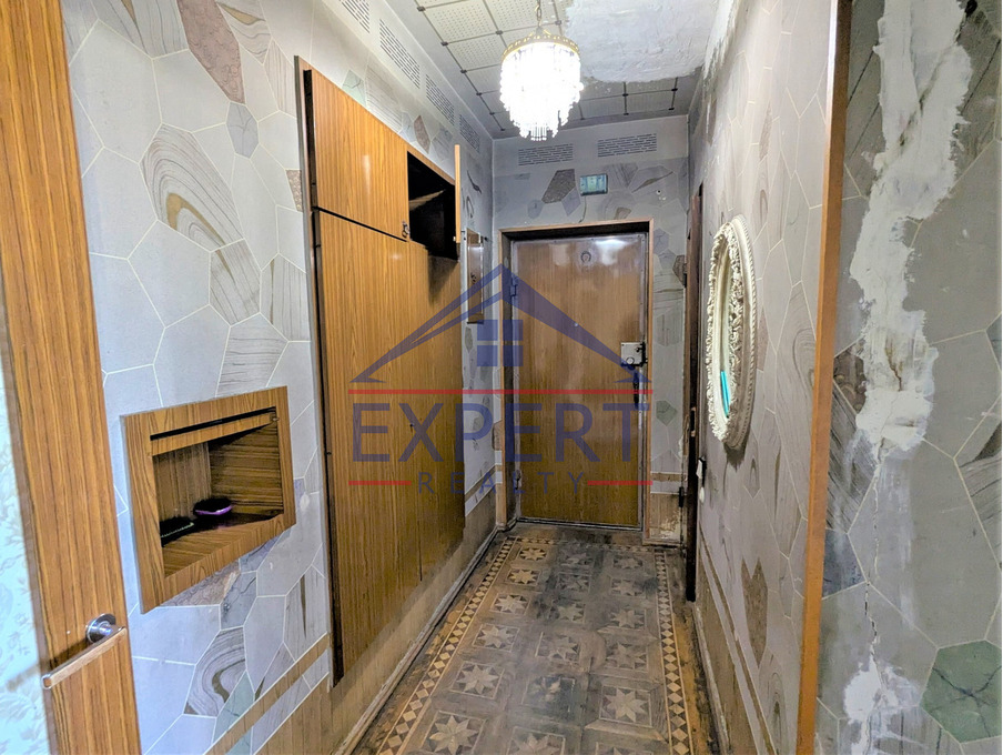 ԿԵՆՏՐՈՆ, ՔՐԻՍՏԱՓՈՐԻ ՓՈՂՈՑ, 2 ՍԵՆՅԱԿ
