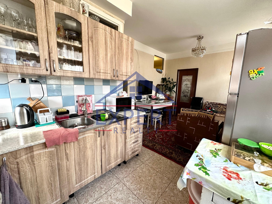 ԱՐԱԲԿԻՐ, ԱԶԱՏՈՒԹՅԱ ՊՈՂՈՏԱ, 3 ՍԵՆՅԱԿ