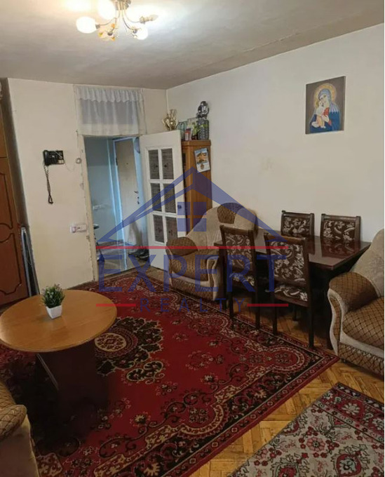 ԿԵՆՏՐՈՆ, ՆԱՐ-ԴՈՍԻ ՓՈՂՈՑ, 2 ՍԵՆՅԱԿ