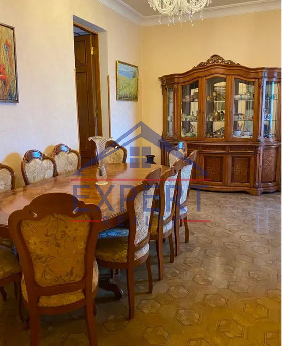 ԱՐԱԲԿԻՐ, ԿՈՄԻՏԱՍԻ ՊՈՂՈՏԱ, 5 ՍԵՆՅԱԿ