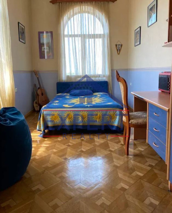 ԱՐԱԲԿԻՐ, ԿՈՄԻՏԱՍԻ ՊՈՂՈՏԱ, 5 ՍԵՆՅԱԿ