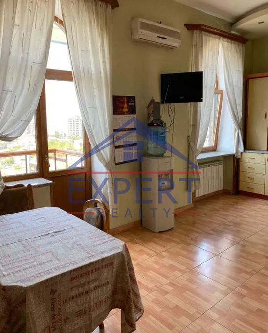 ԱՐԱԲԿԻՐ, ԿՈՄԻՏԱՍԻ ՊՈՂՈՏԱ, 5 ՍԵՆՅԱԿ