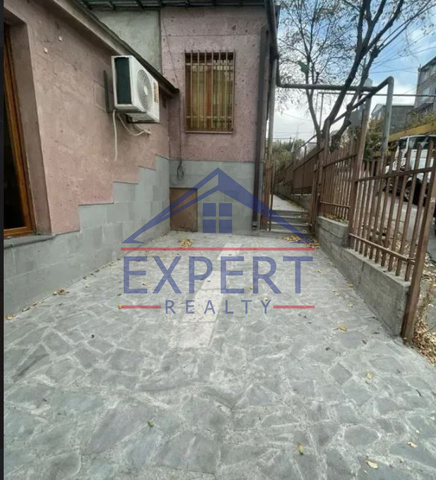ՔԱՆԱՔԵՌ ԶԵՅԹՈՒՆ, ԱՐՄԵՆ ՏԻԳՐԱՆՅԱՆԻ ՓՈՂՈՑ, 3 ՍԵՆՅԱԿ