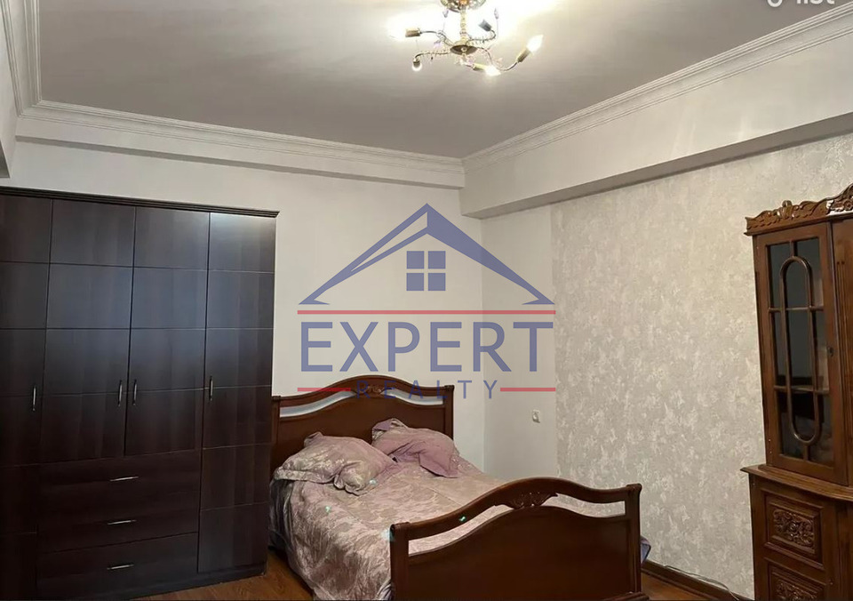 ԿԵՆՏՐՈՆ, ԵԶՆԻԿ ԿՈՂԲԱՑԻ ՓՈՂՈՑ, 1 ՍԵՆՅԱԿ
