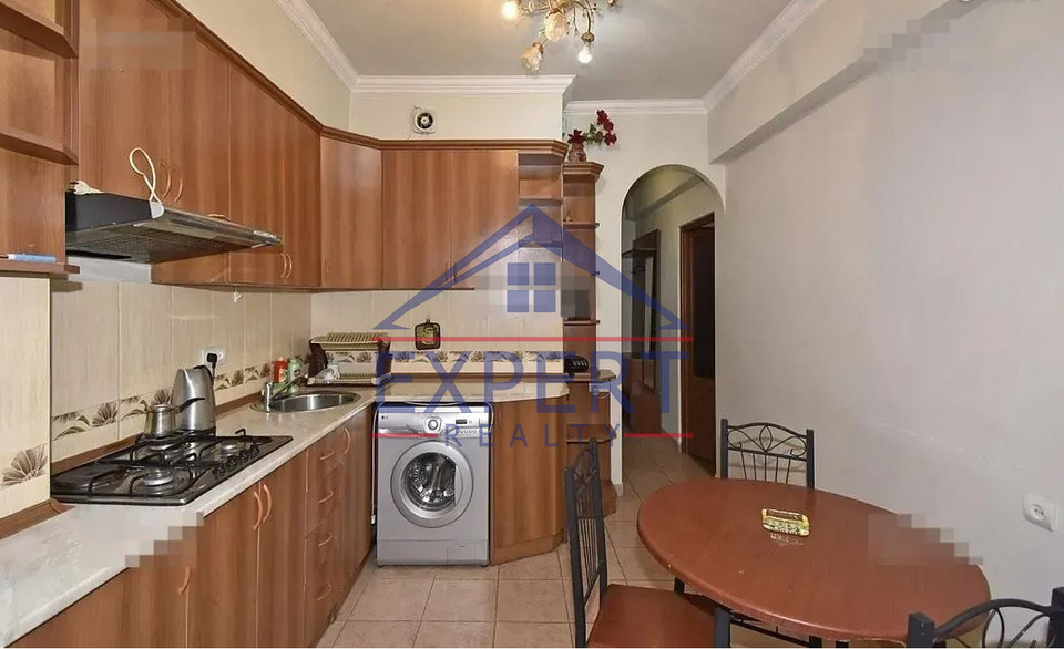 ԿԵՆՏՐՈՆ, ԵԶՆԻԿ ԿՈՂԲԱՑԻ ՓՈՂՈՑ, 1 ՍԵՆՅԱԿ