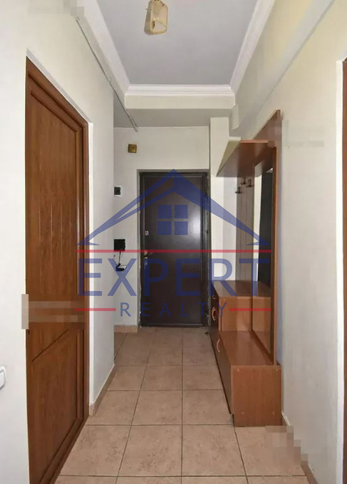 ԿԵՆՏՐՈՆ, ԵԶՆԻԿ ԿՈՂԲԱՑԻ ՓՈՂՈՑ, 1 ՍԵՆՅԱԿ