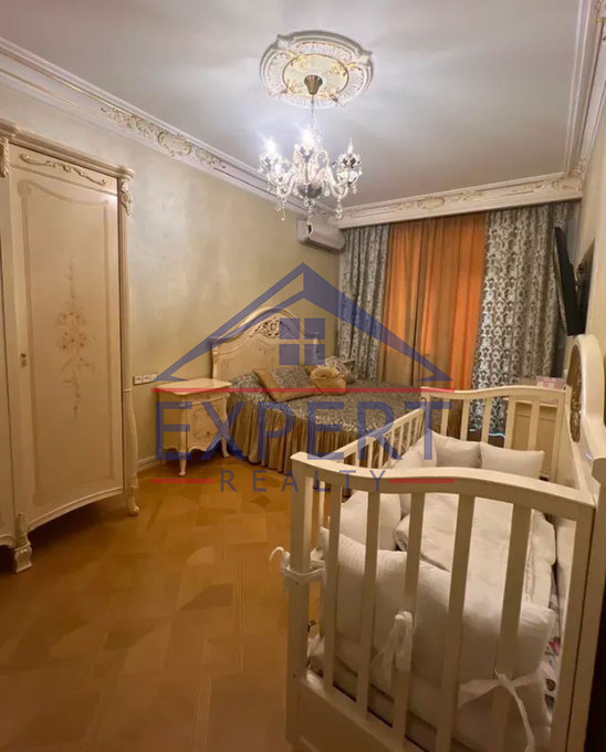 ԿԵՆՏՐՈՆ, ՊԱՊ ԹԱԳԱՎՈՐ ՓՈՂՈՑ, 3 ՍԵՆՅԱԿ