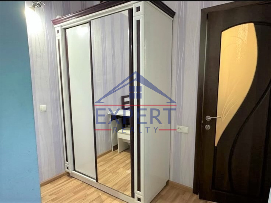 ԱՋԱՓՆՅԱԿ, ԼԵՆԻՆԳՐԱԴՅԱՆ ՓՈՂՈՑ, 3 ՍԵՆՅԱԿ