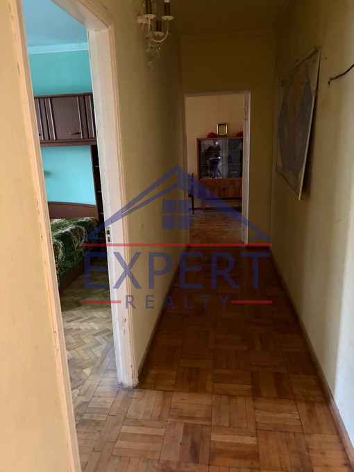 ՔԱՆԱՔԵՌ-ԶԵՅԹՈՒՆ, ՊԱՐՈՒՅՐ ՍԵՎԱԿԻ ՓՈՂՈՑ, 4 ՍԵՆՅԱԿ