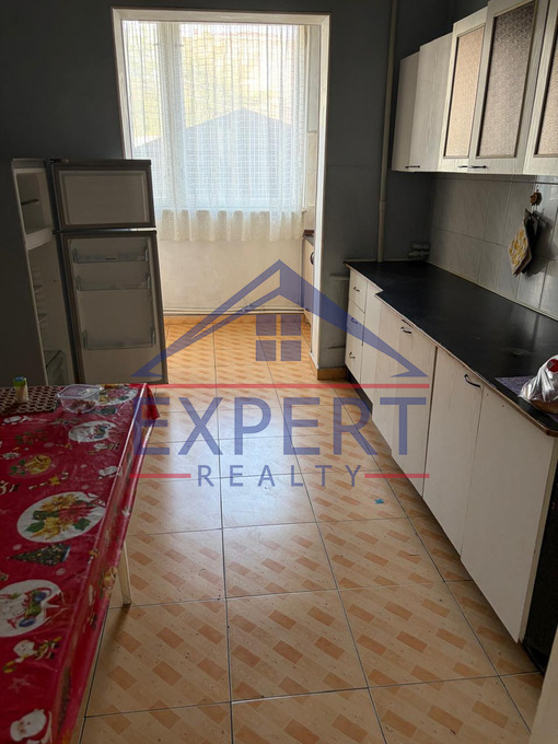 ՔԱՆԱՔԵՌ-ԶԵՅԹՈՒՆ, ՊԱՐՈՒՅՐ ՍԵՎԱԿԻ ՓՈՂՈՑ, 4 ՍԵՆՅԱԿ