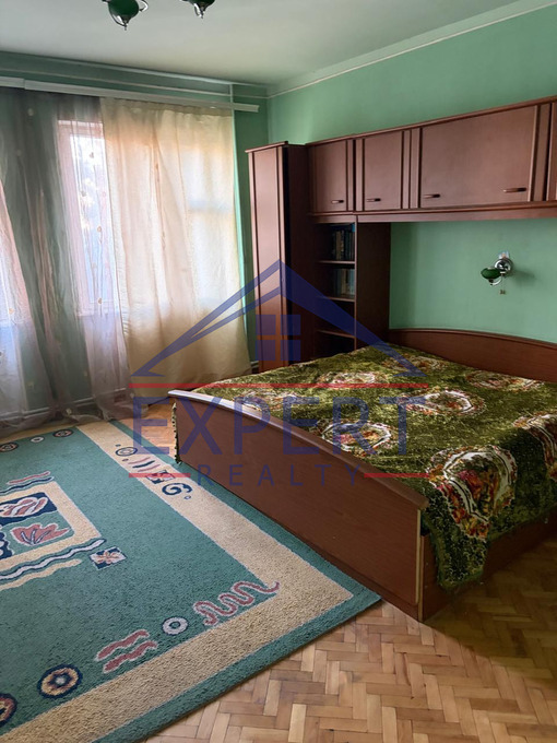 ՔԱՆԱՔԵՌ-ԶԵՅԹՈՒՆ, ՊԱՐՈՒՅՐ ՍԵՎԱԿԻ ՓՈՂՈՑ, 4 ՍԵՆՅԱԿ