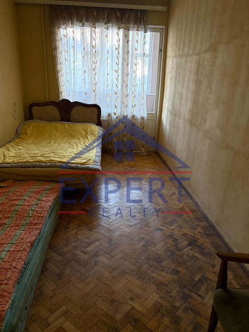 ՔԱՆԱՔԵՌ-ԶԵՅԹՈՒՆ, ՊԱՐՈՒՅՐ ՍԵՎԱԿԻ ՓՈՂՈՑ, 4 ՍԵՆՅԱԿ